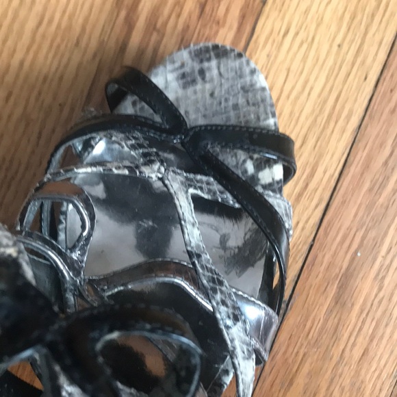 GUESS Sexy Stiletto Platform Heel - Picture 8 of 8